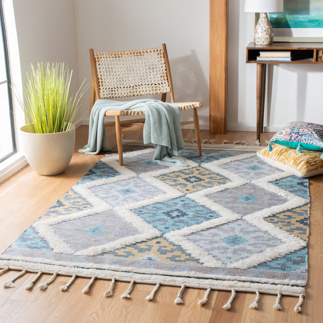 Safavieh Saffron Sfn104A Ivory/Turquoise Rug.