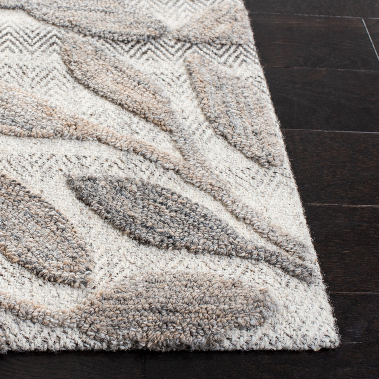 Safavieh Southampton Sha302B Beige Rugs.