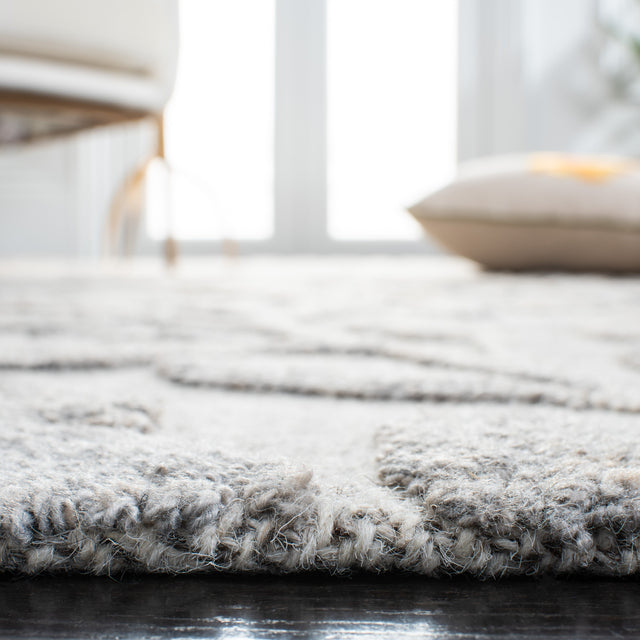 Safavieh Southampton Sha302B Beige Rugs.