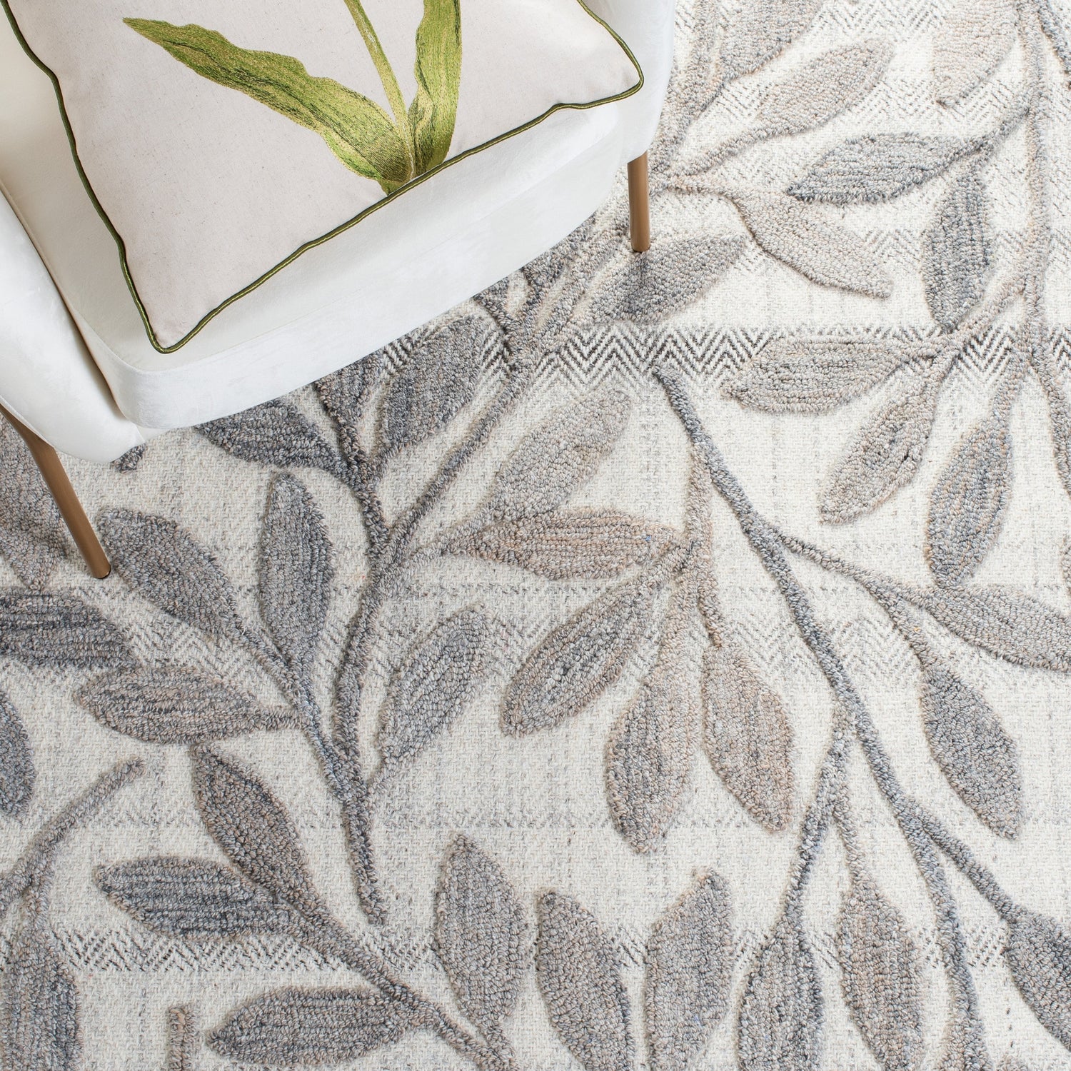 Safavieh Southampton Sha302B Beige Rugs.