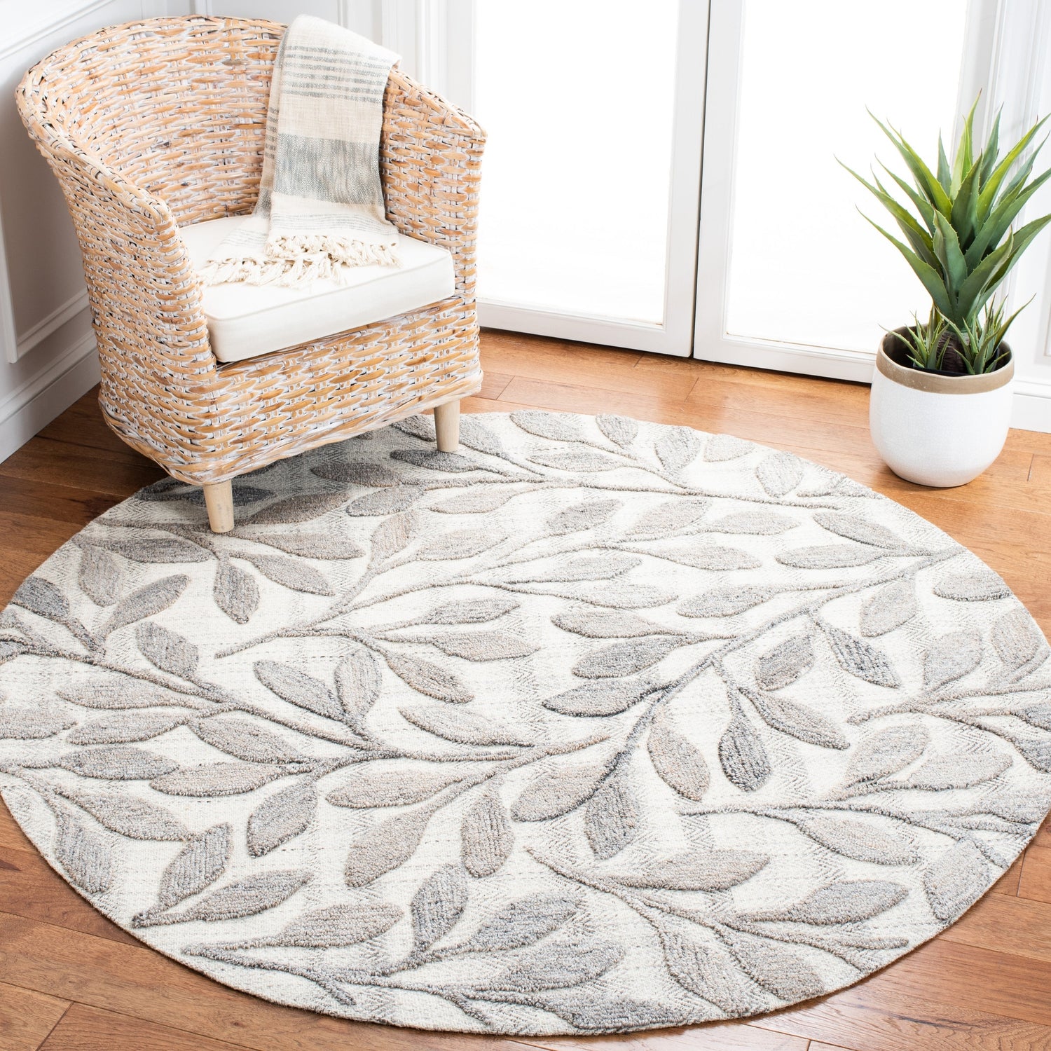 Safavieh Southampton Sha302B Beige Rugs.
