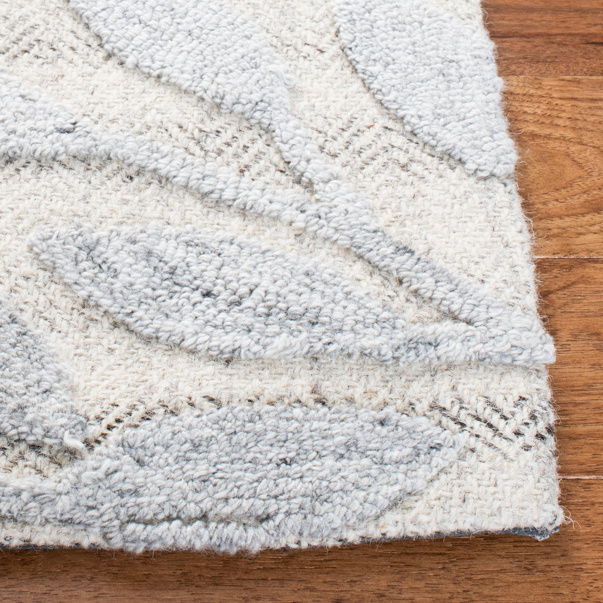 Safavieh Southampton Sha302F Grey Rugs.