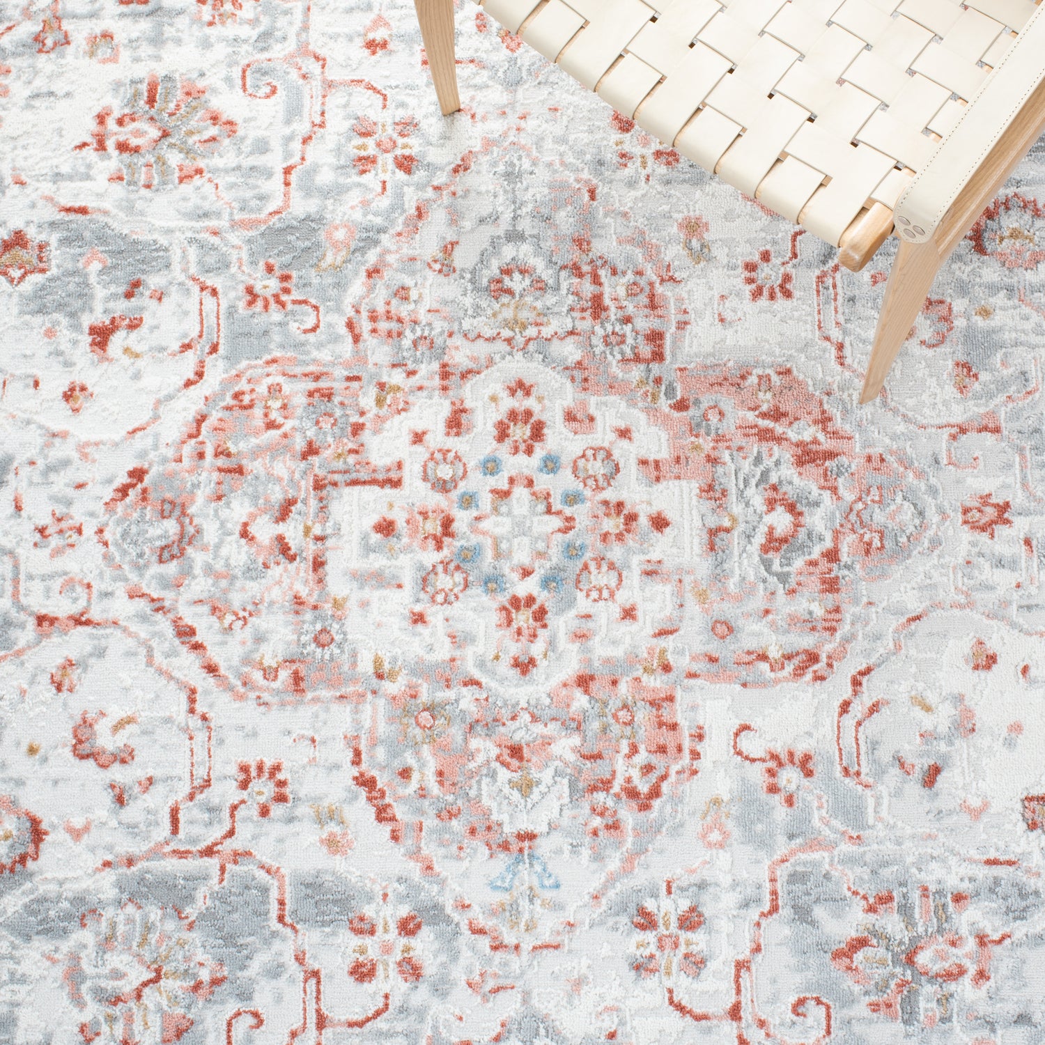Safavieh Shivan Shv136P Ivory/Rust Rugs.