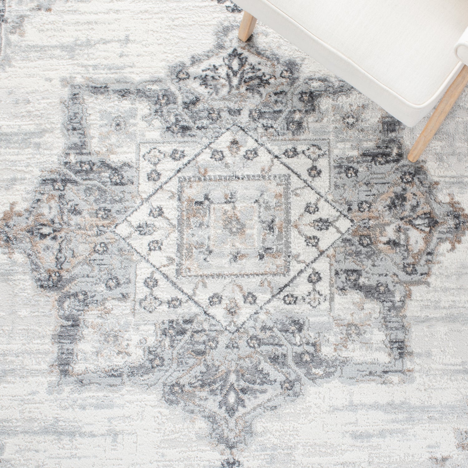 Safavieh Shivan Shv138F Ivory/Grey Rugs.