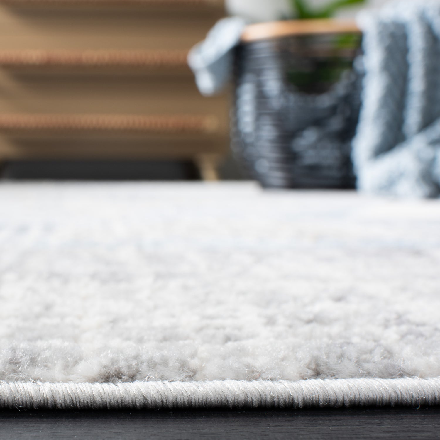 Safavieh Shivan Shv196M Ivory/Blue Rugs.