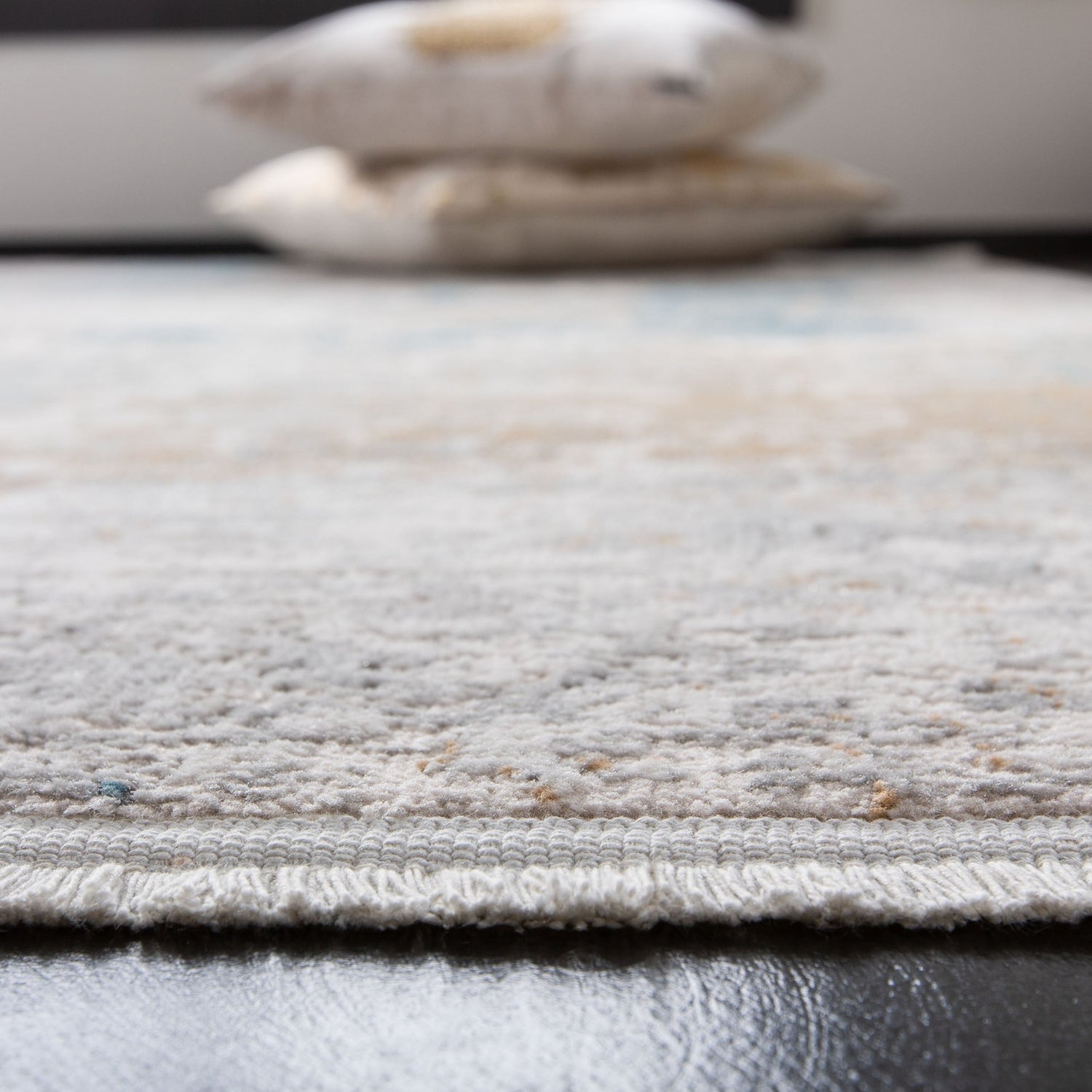 Safavieh Shivan Shv708G Ivory/Grey Rug.