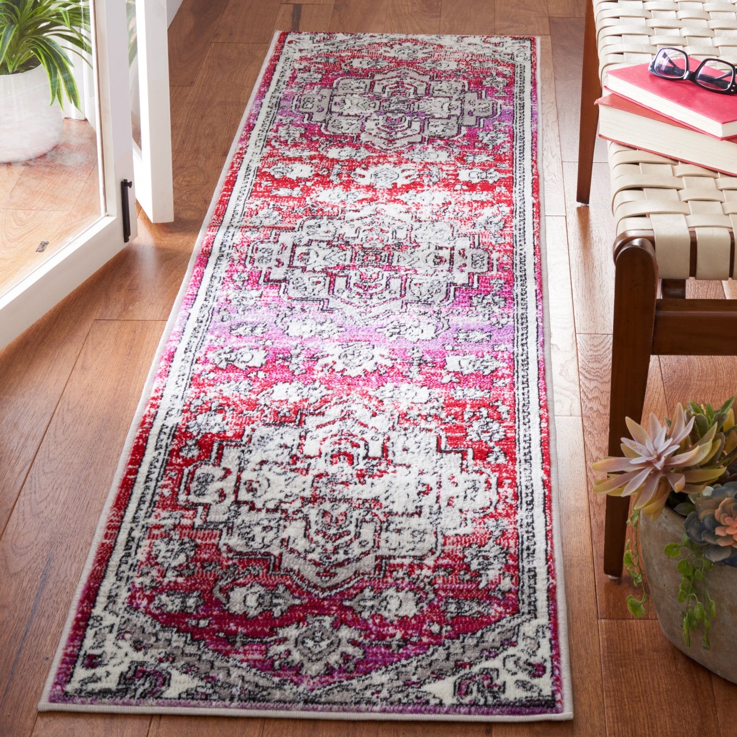 Safavieh Skyler Sky101Q Red/Ivory Rugs.