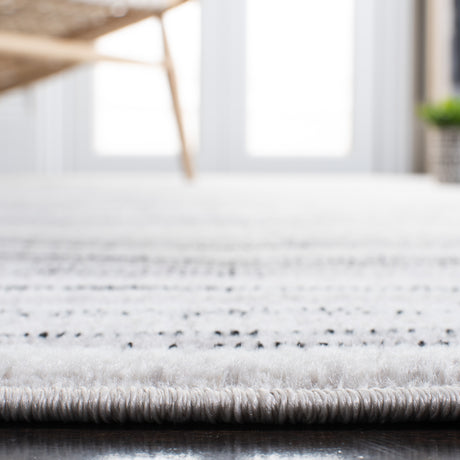 Safavieh Skyler Sky121F Ivory/Grey Rugs.