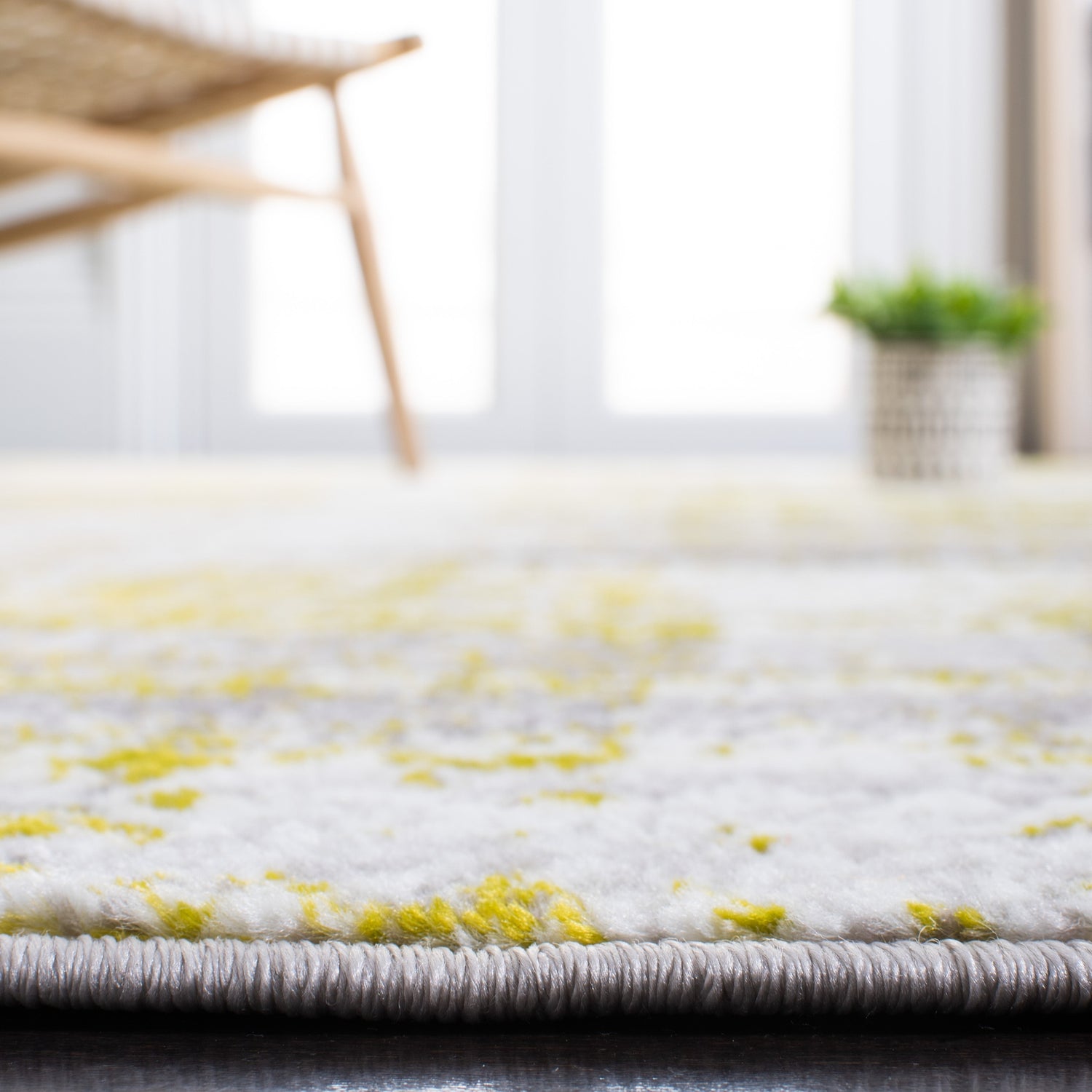 Safavieh Skyler Sky151Y Silver/Green Rugs.