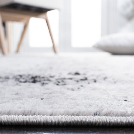Safavieh Skyler Sky163F Silver/Black Rugs.
