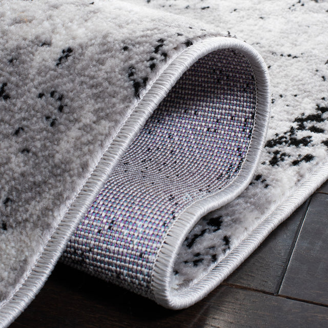 Safavieh Skyler Sky163F Silver/Black Rugs.