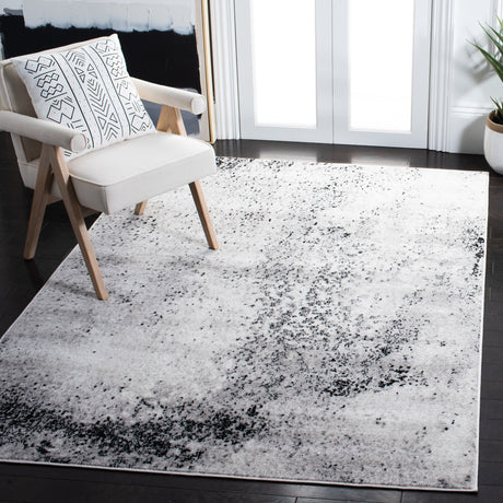 Safavieh Skyler Sky163F Silver/Black Rugs.