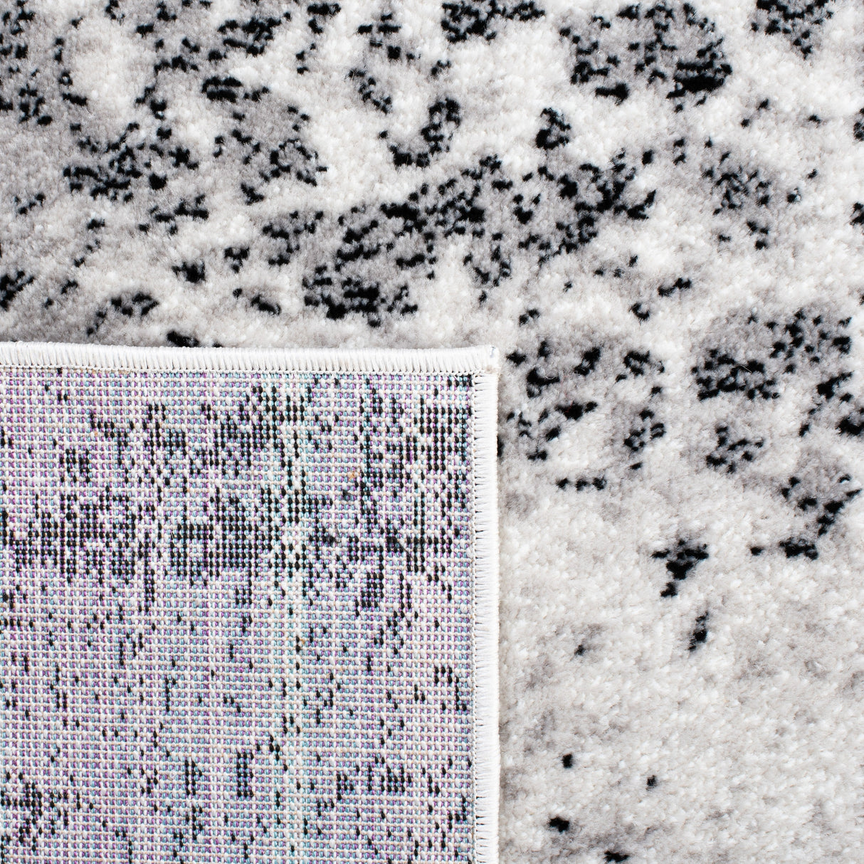 Safavieh Skyler Sky163F Silver/Black Rugs.