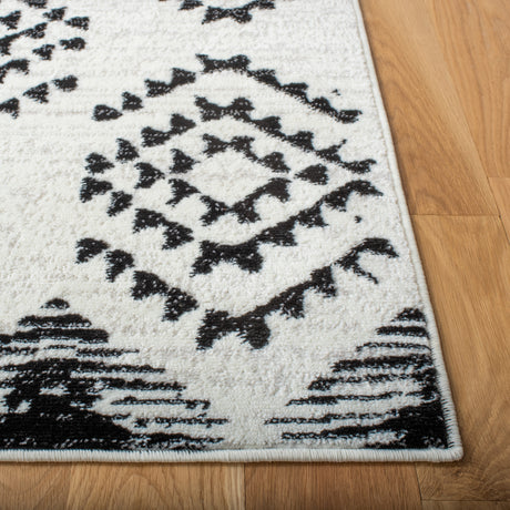 Safavieh Skyler Sky179A Ivory/Black Rugs.