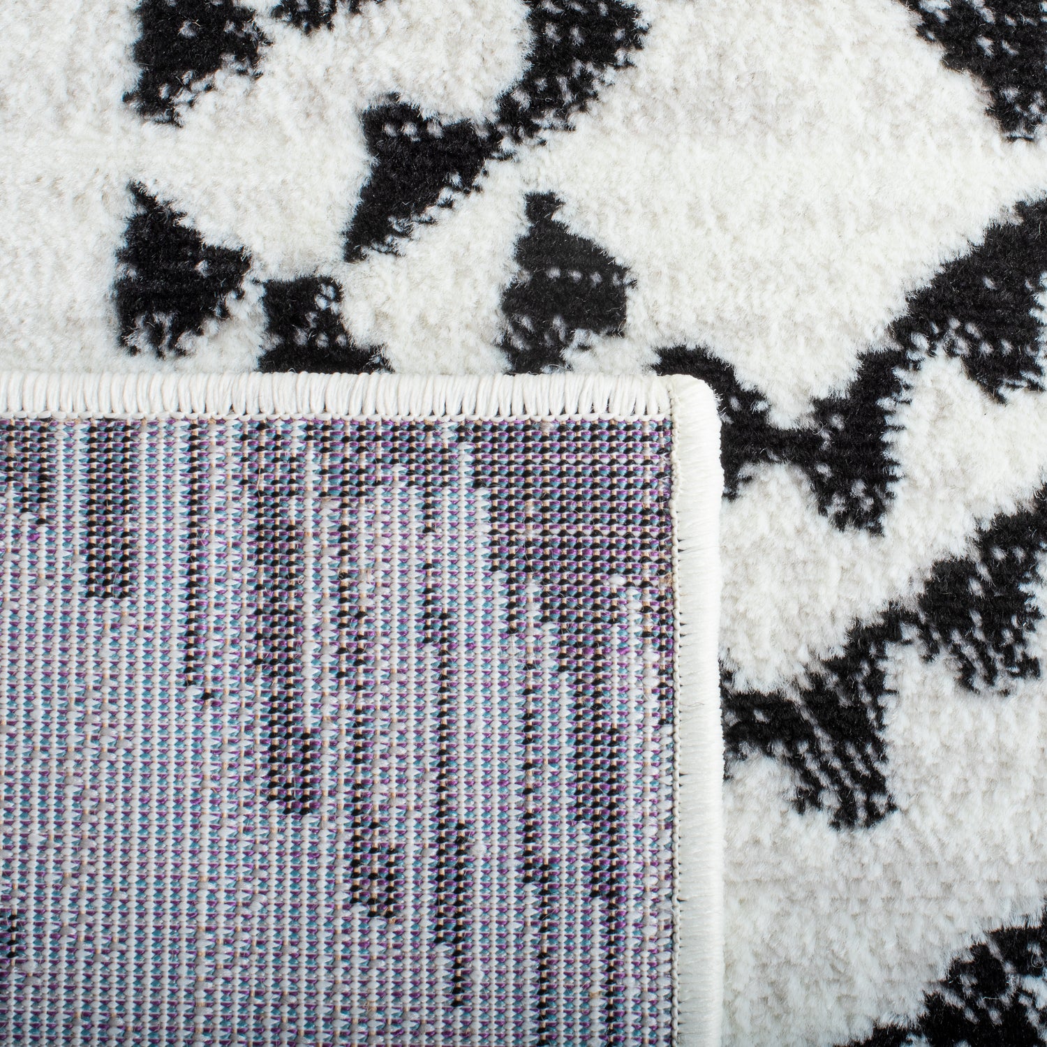 Safavieh Skyler Sky179A Ivory/Black Rugs.