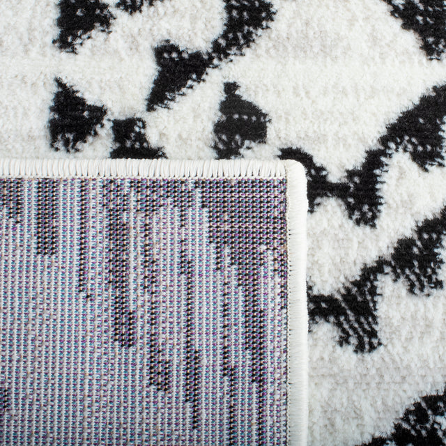 Safavieh Skyler Sky179A Ivory/Black Rugs.