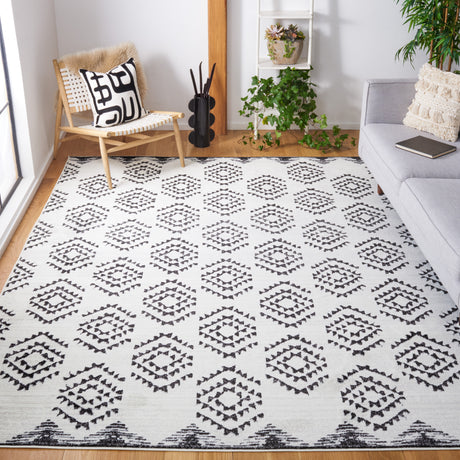 Safavieh Skyler Sky179A Ivory/Black Rugs.