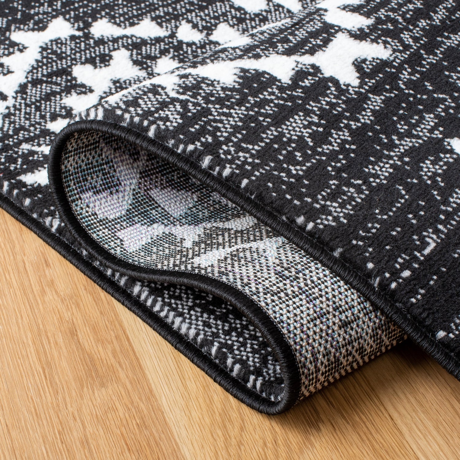 Safavieh Skyler Sky179Z Black/Ivory Rugs.