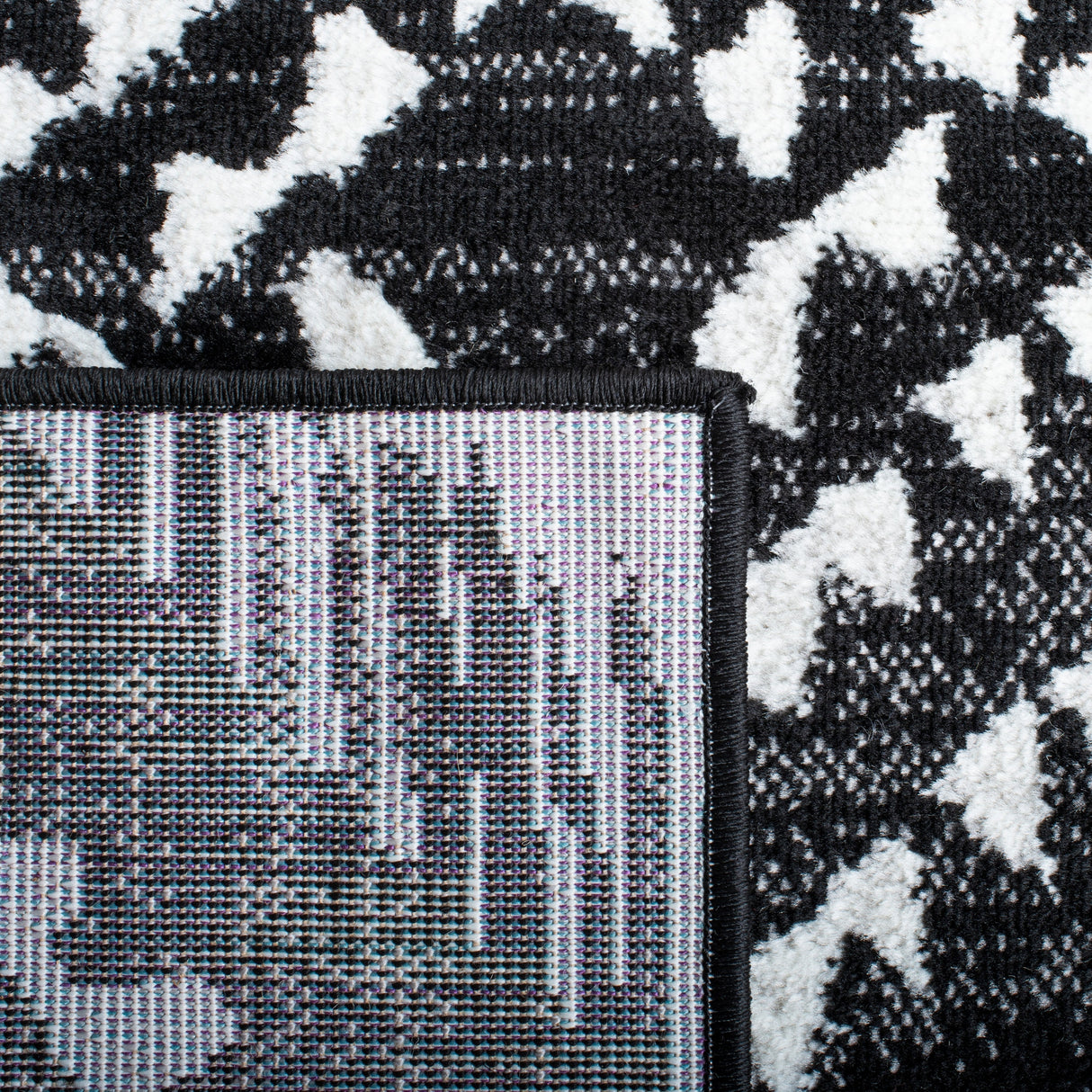 Safavieh Skyler Sky179Z Black/Ivory Rugs.