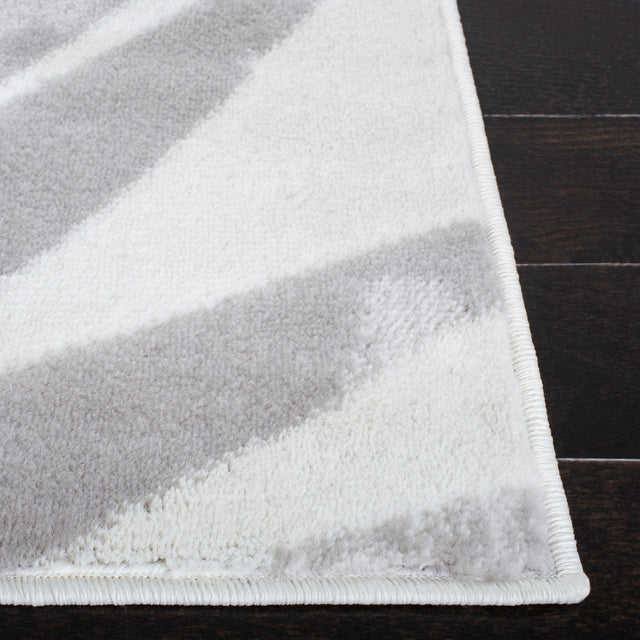 Safavieh Skyler Sky189A Ivory/Black Rugs.