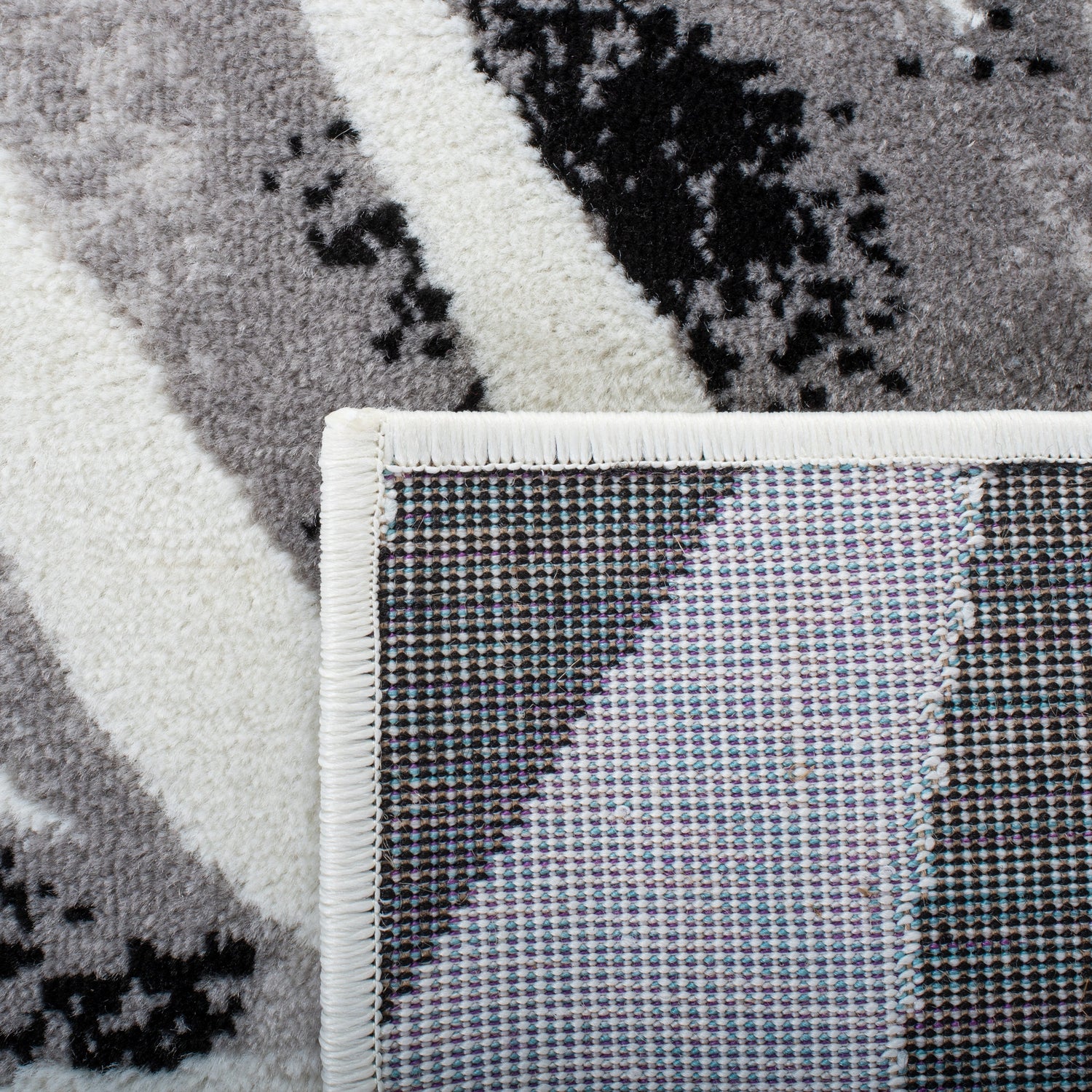 Safavieh Skyler Sky189A Ivory/Black Rugs.