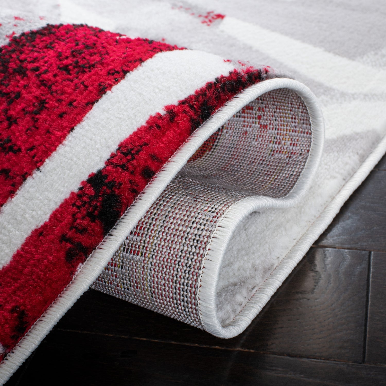 Safavieh Skyler Sky189Q Grey/Red Rugs.