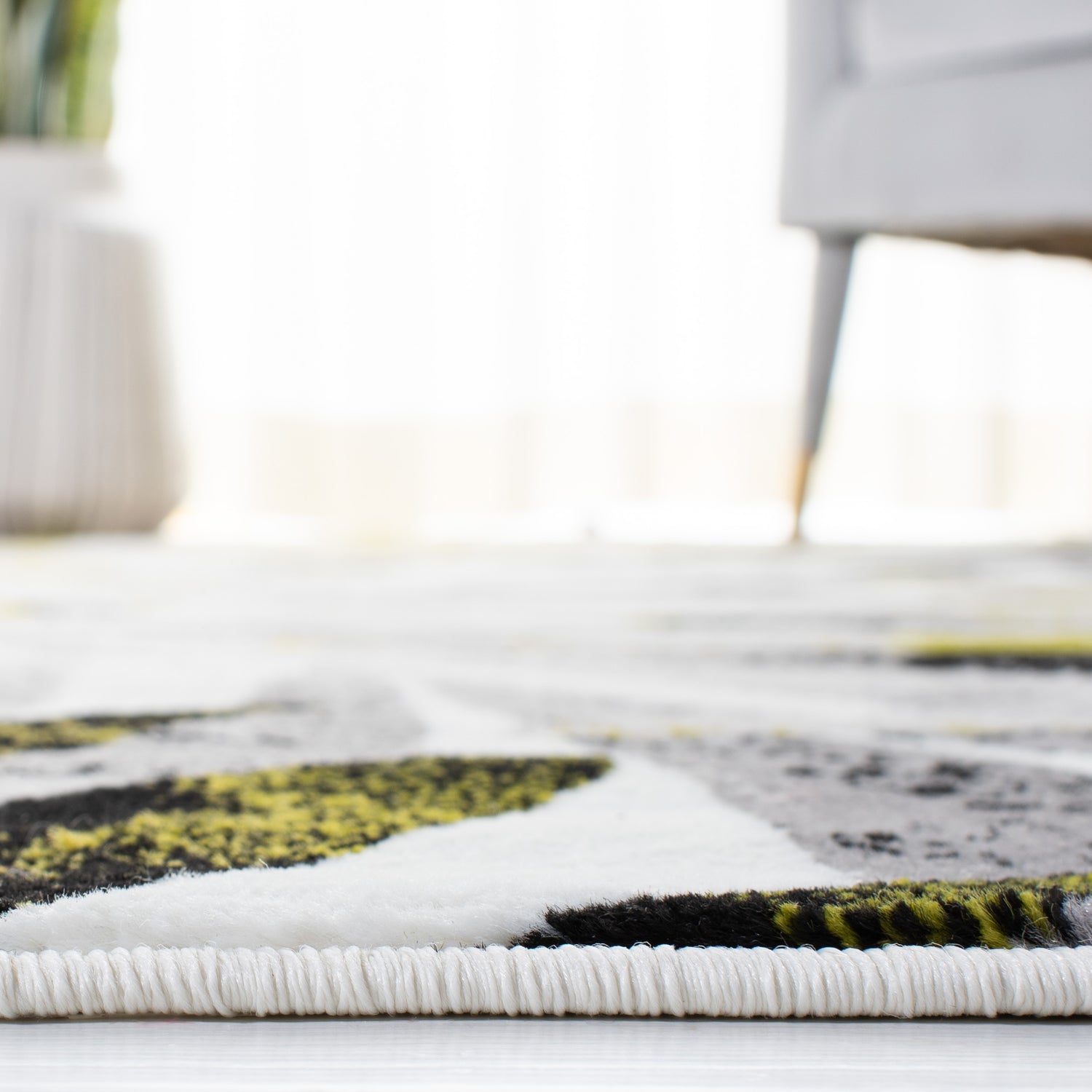 Safavieh Skyler Sky189Y Black/Green Rugs.