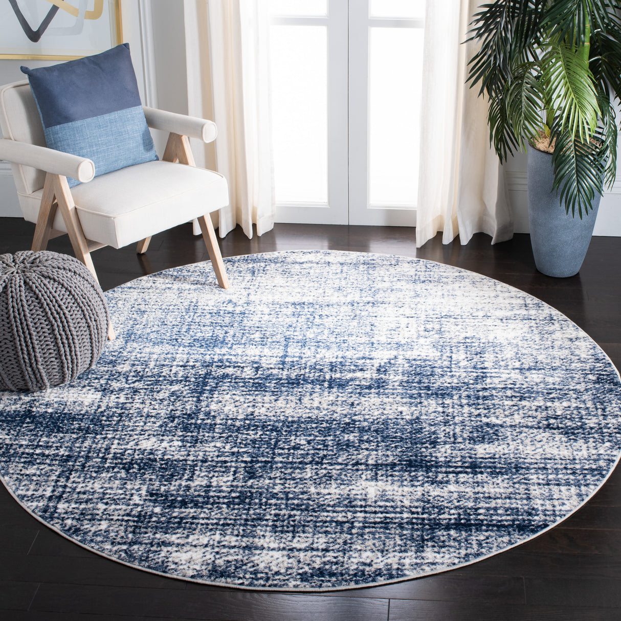 Safavieh Skyler Sky563A Ivory/Navy Rugs.