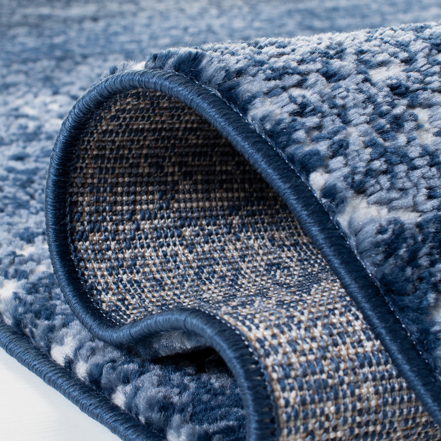 Safavieh Skyler Sky563N Navy/Ivory Rugs.