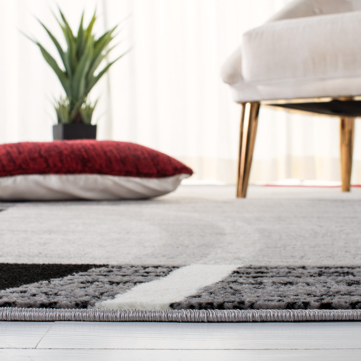 Safavieh Skyler Sky761F Grey/Red Rug.