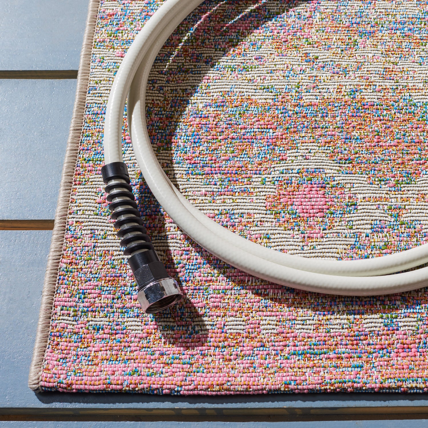 Safavieh Summer Smr498A Ivory/Pink Rugs.