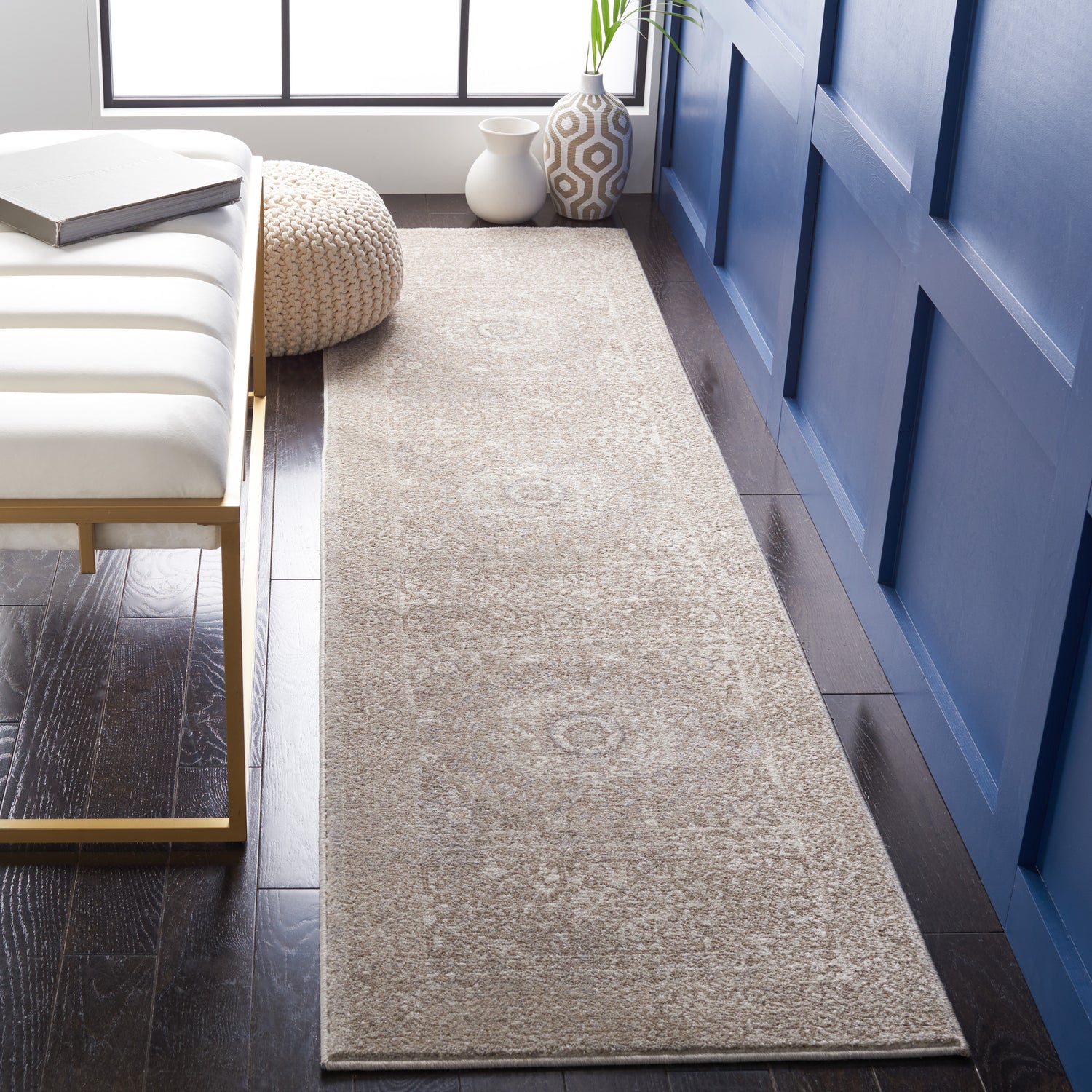 Safavieh Sofia Sof365B Ivory/Beige Rugs.