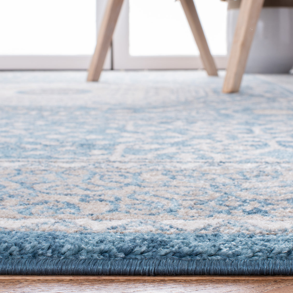 Safavieh Sofia Sof365M Blue/Beige Rugs.