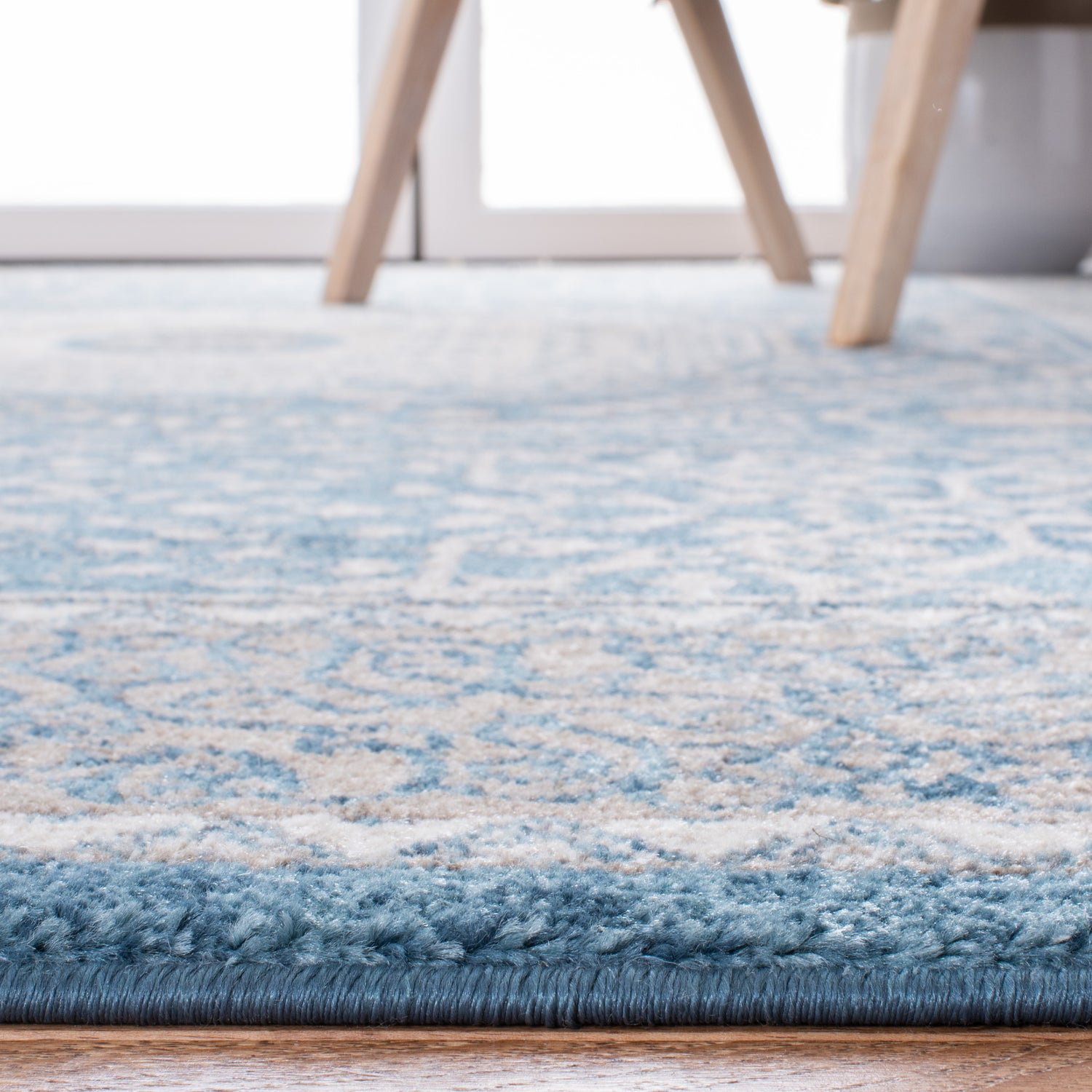 Safavieh Sofia Sof365M Blue/Beige Rugs.
