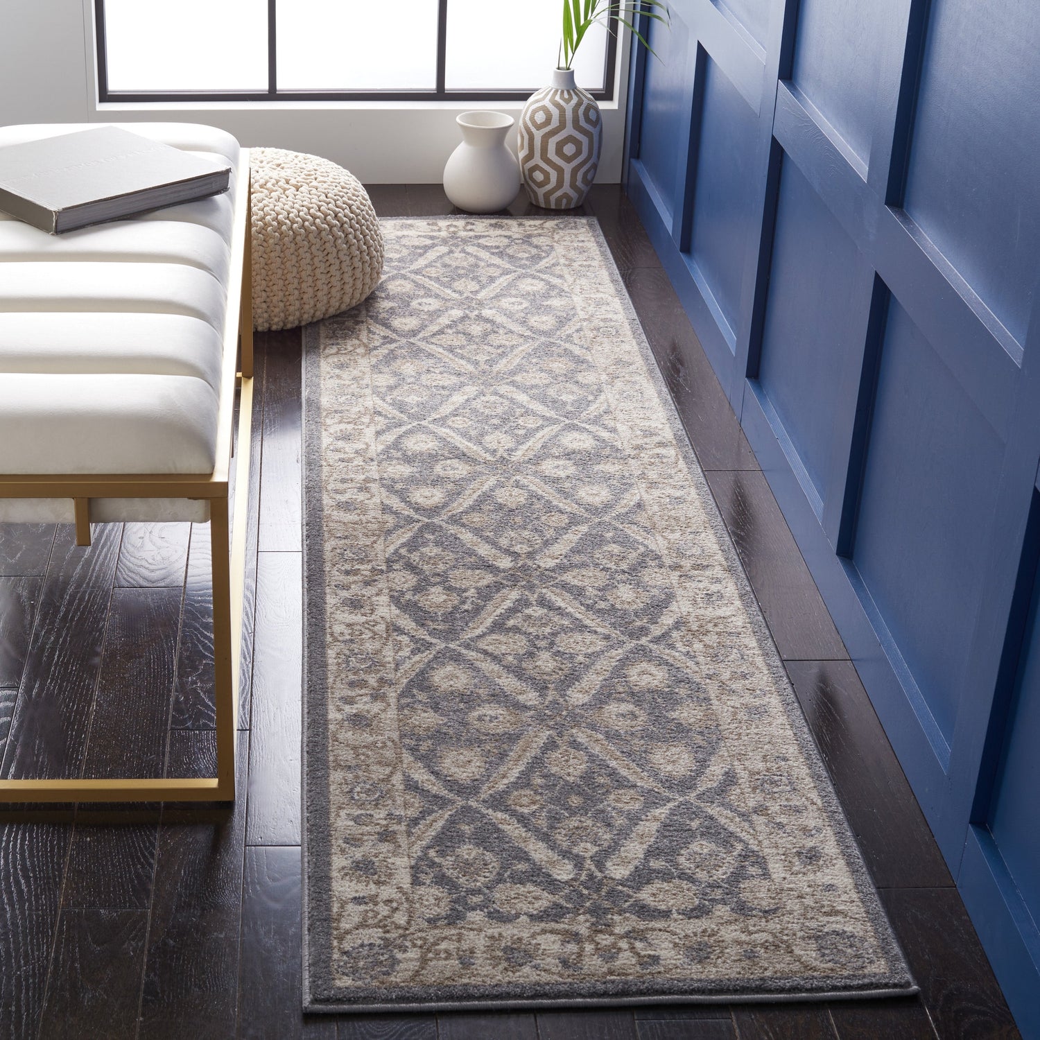 Safavieh Sofia Sof378F Dark Grey/Beige Rugs.