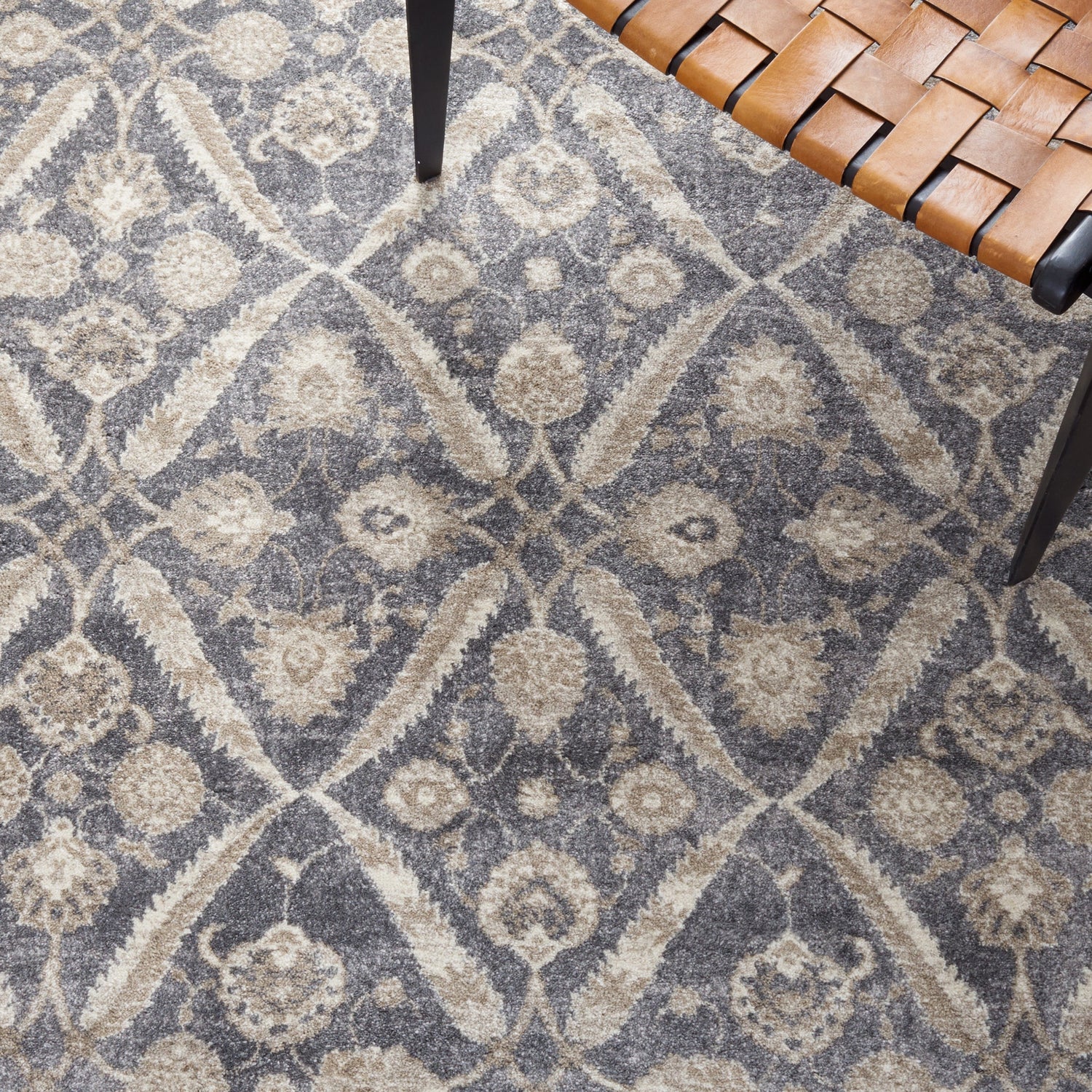 Safavieh Sofia Sof378F Dark Grey/Beige Rugs.