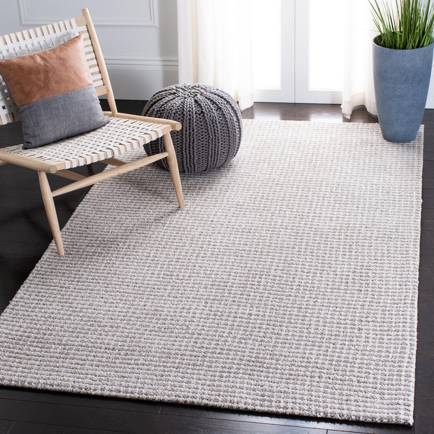 Safavieh Soho Soh478G Silver Rugs.