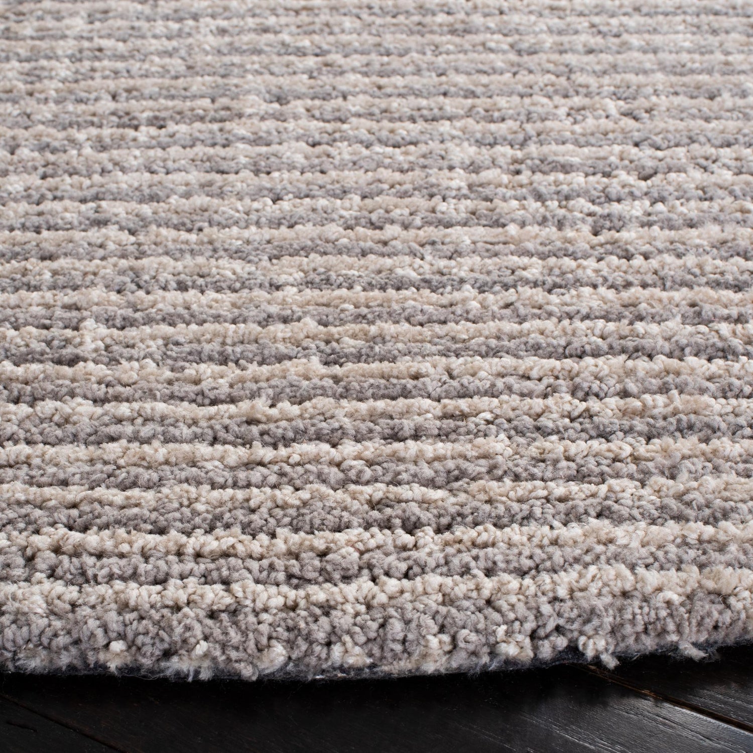 Safavieh Soho Soh478G Silver Rugs.