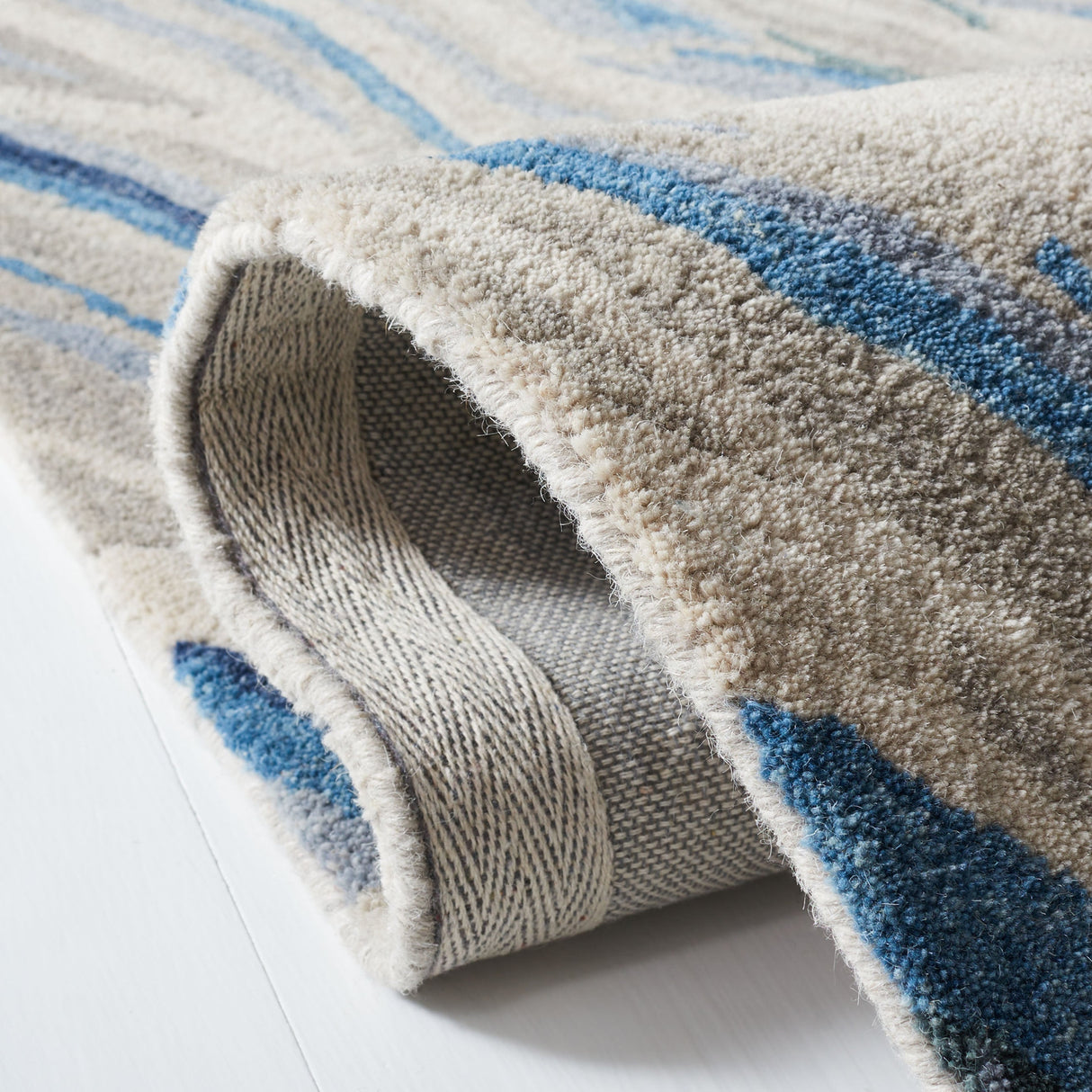 Safavieh Soho Soh675M Blue/Beige Rug.