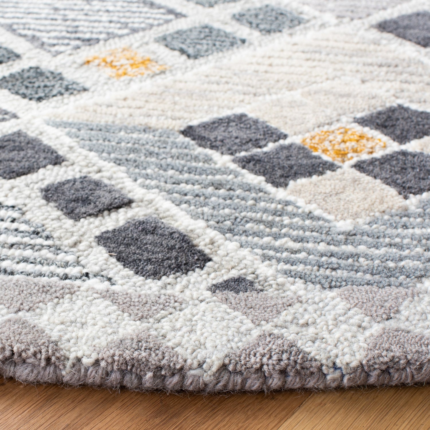 Safavieh Soho Soh876F Grey/Gold Rugs.