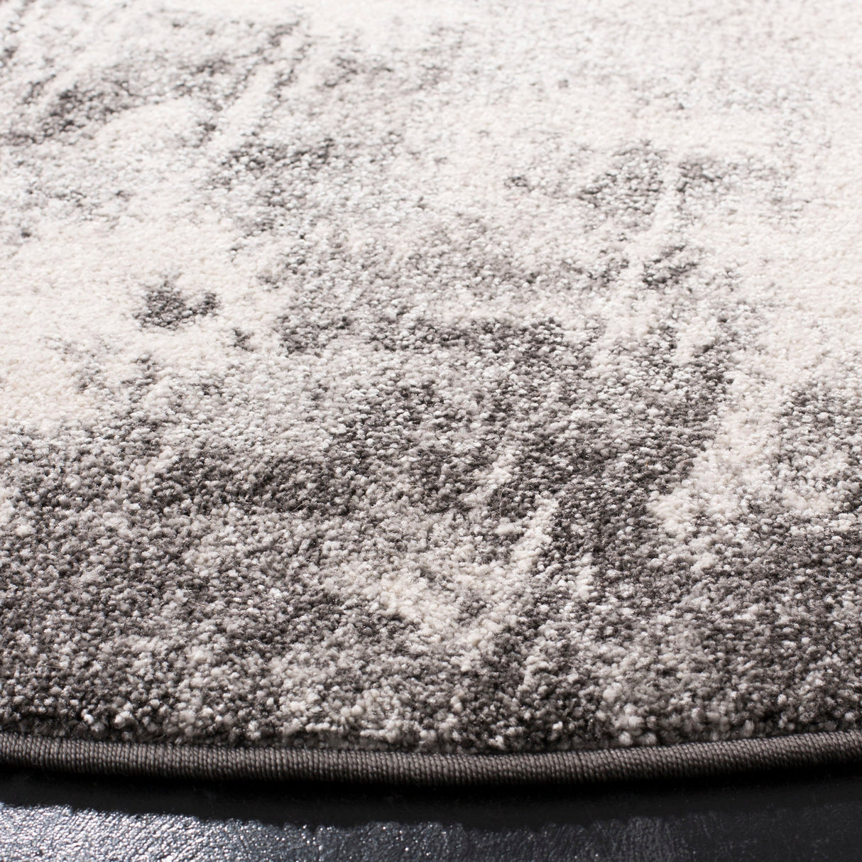 Safavieh Spirit Spr127F Dark Grey/Ivory Rugs.