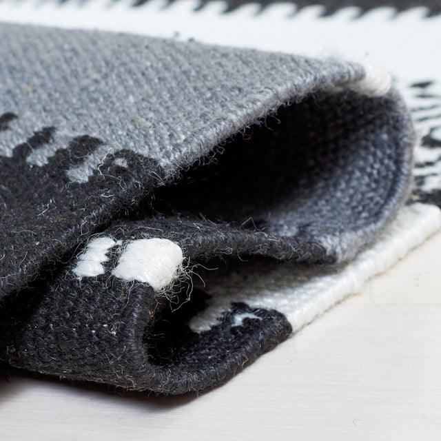 Safavieh Striped Kilim Stk103Z Black/Ivory Rug.