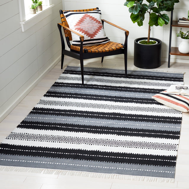 Safavieh Striped Kilim Stk103Z Black/Ivory Rug.