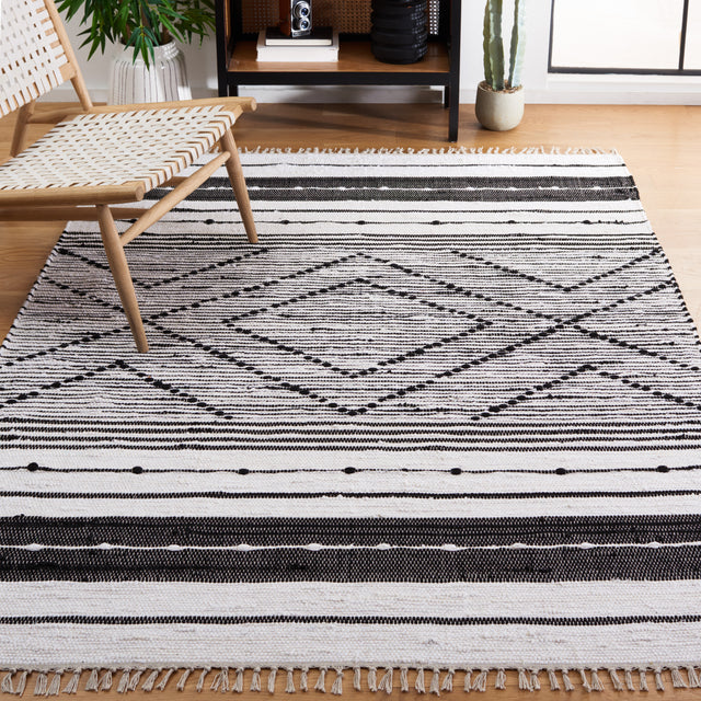 Safavieh Striped Kilim Stk200Z Black/Ivory Rug.