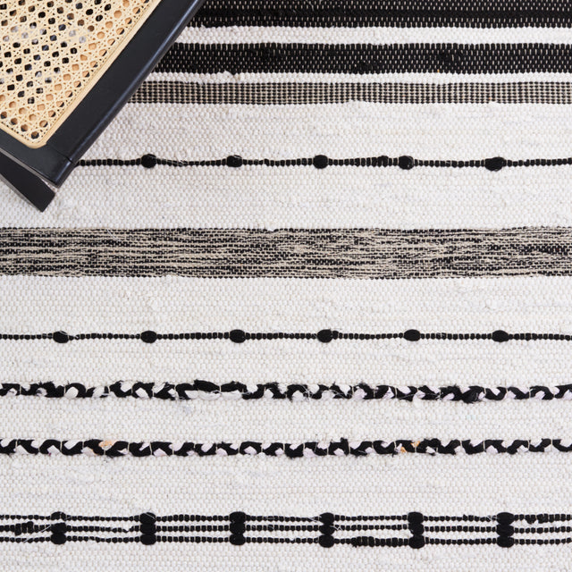 Safavieh Striped Kilim Stk201A Ivory/Black Rug.
