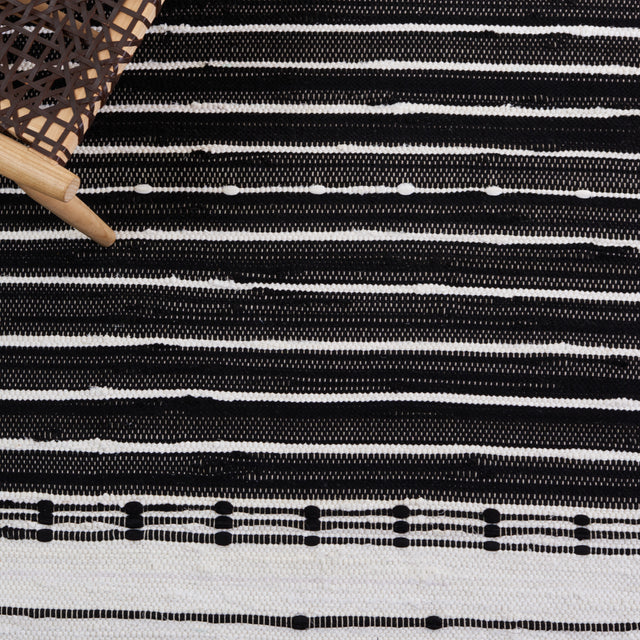 Safavieh Striped Kilim Stk202Z Black/Ivory Rug.