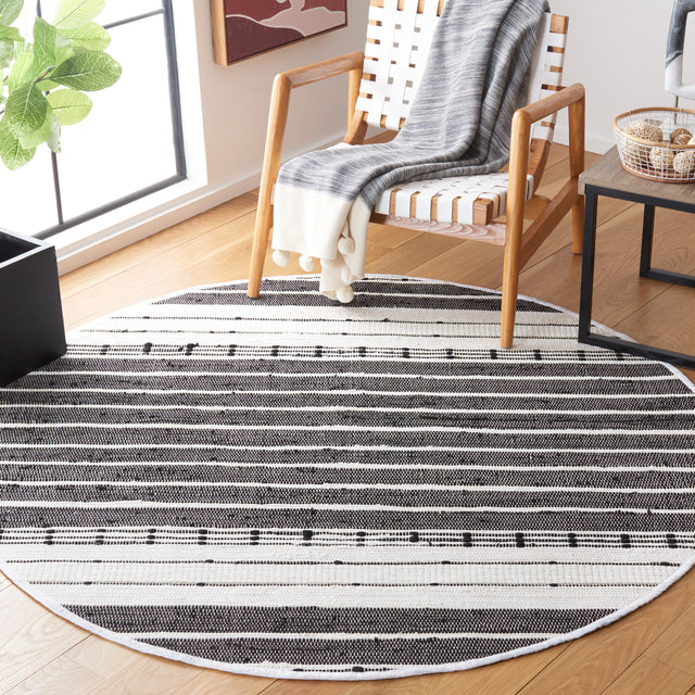 Safavieh Striped Kilim Stk202Z Black/Ivory Rug.