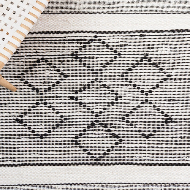 Safavieh Striped Kilim Stk203A Ivory/Black Rug.