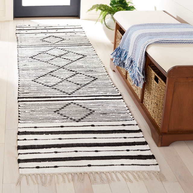 Safavieh Striped Kilim Stk204A Ivory/Black Rug.