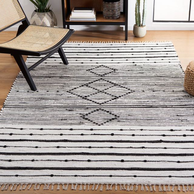 Safavieh Striped Kilim Stk204A Ivory/Black Rug.